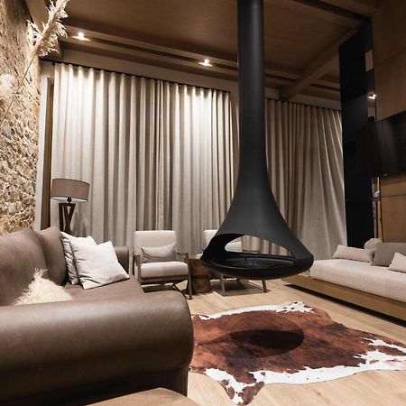 Revi Mountain Resort Boutique Hotel 칼라브리타 외부 사진