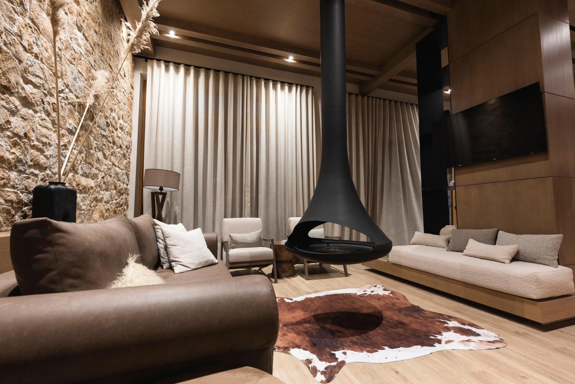 Revi Mountain Resort Boutique Hotel 칼라브리타 외부 사진