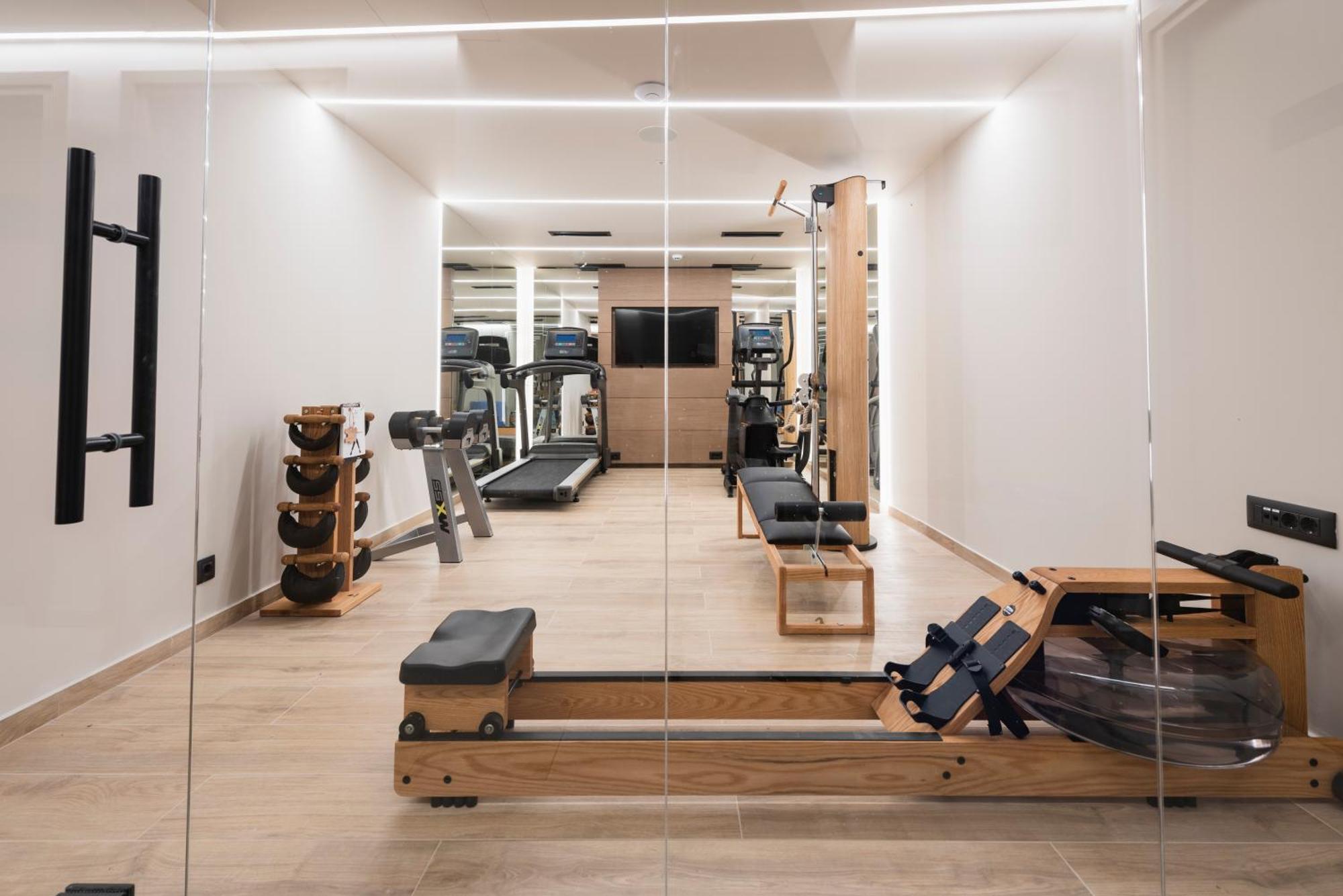 Revi Mountain Resort Boutique Hotel 칼라브리타 외부 사진