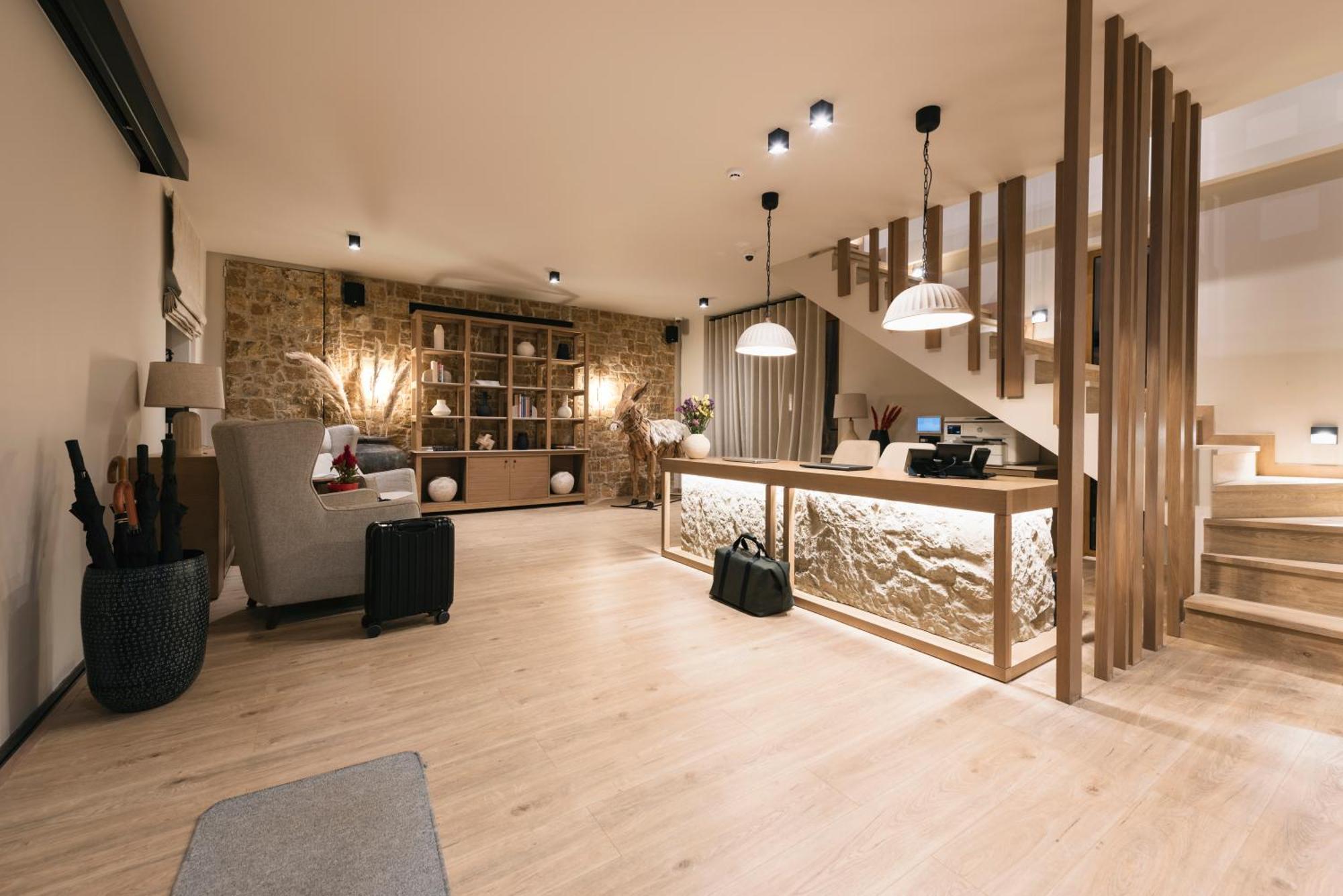 Revi Mountain Resort Boutique Hotel 칼라브리타 외부 사진