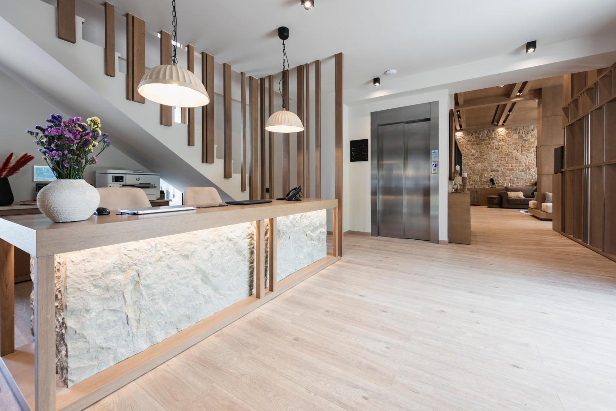 Revi Mountain Resort Boutique Hotel 칼라브리타 외부 사진